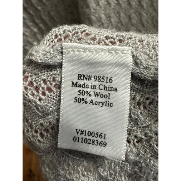 Coldwater Creek size XL gray sequined wool blend lightweight v neck sweater - Picture 6 of 8